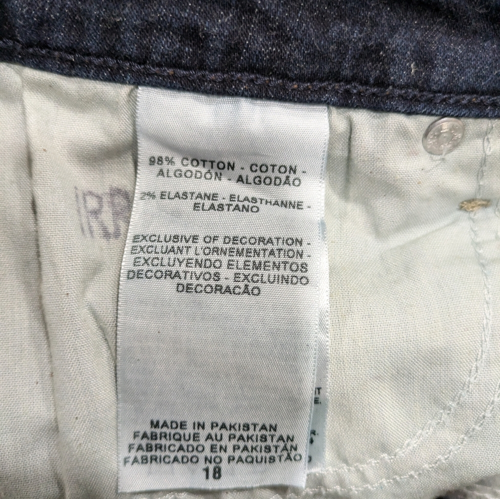Woman's Sz 18 (40"X10") LEVI Levi Strauss Signature Dark Blue Bermuda Shorts - Picture 6 of 8